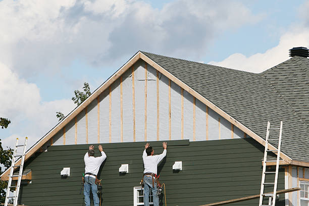 Professional Siding technician working in Mountville, PA